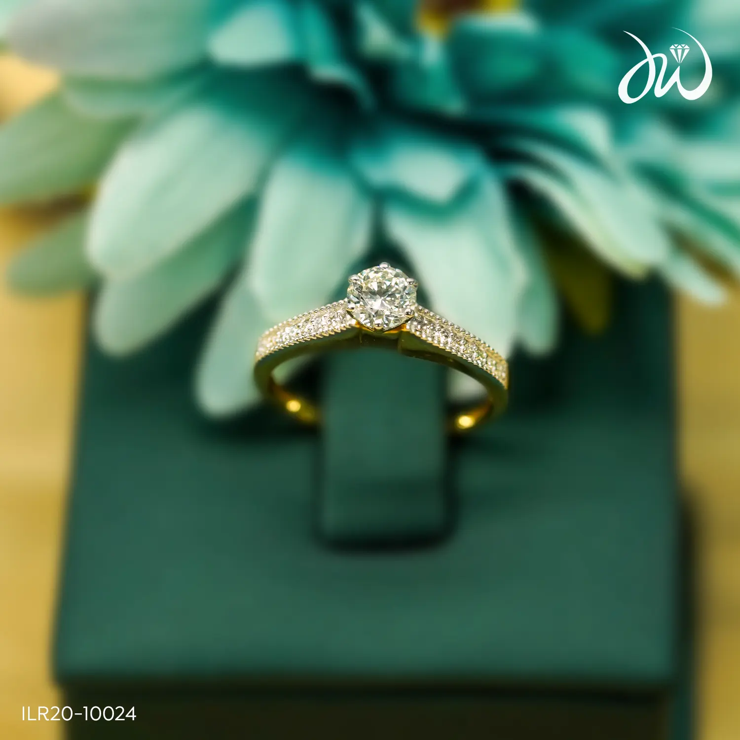 Ladies diamond solitaire ring